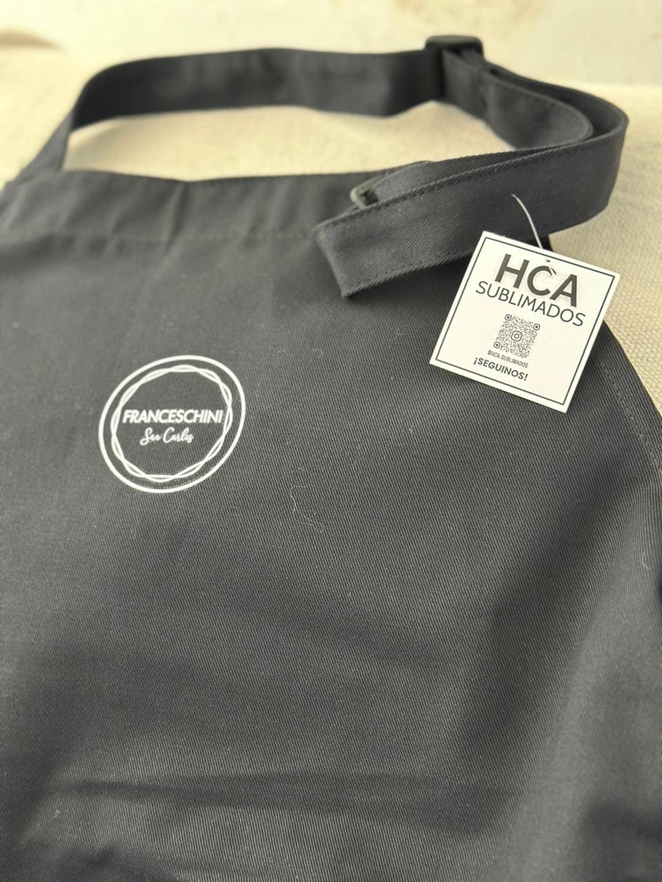 Delantal personalizado con logo de comercio