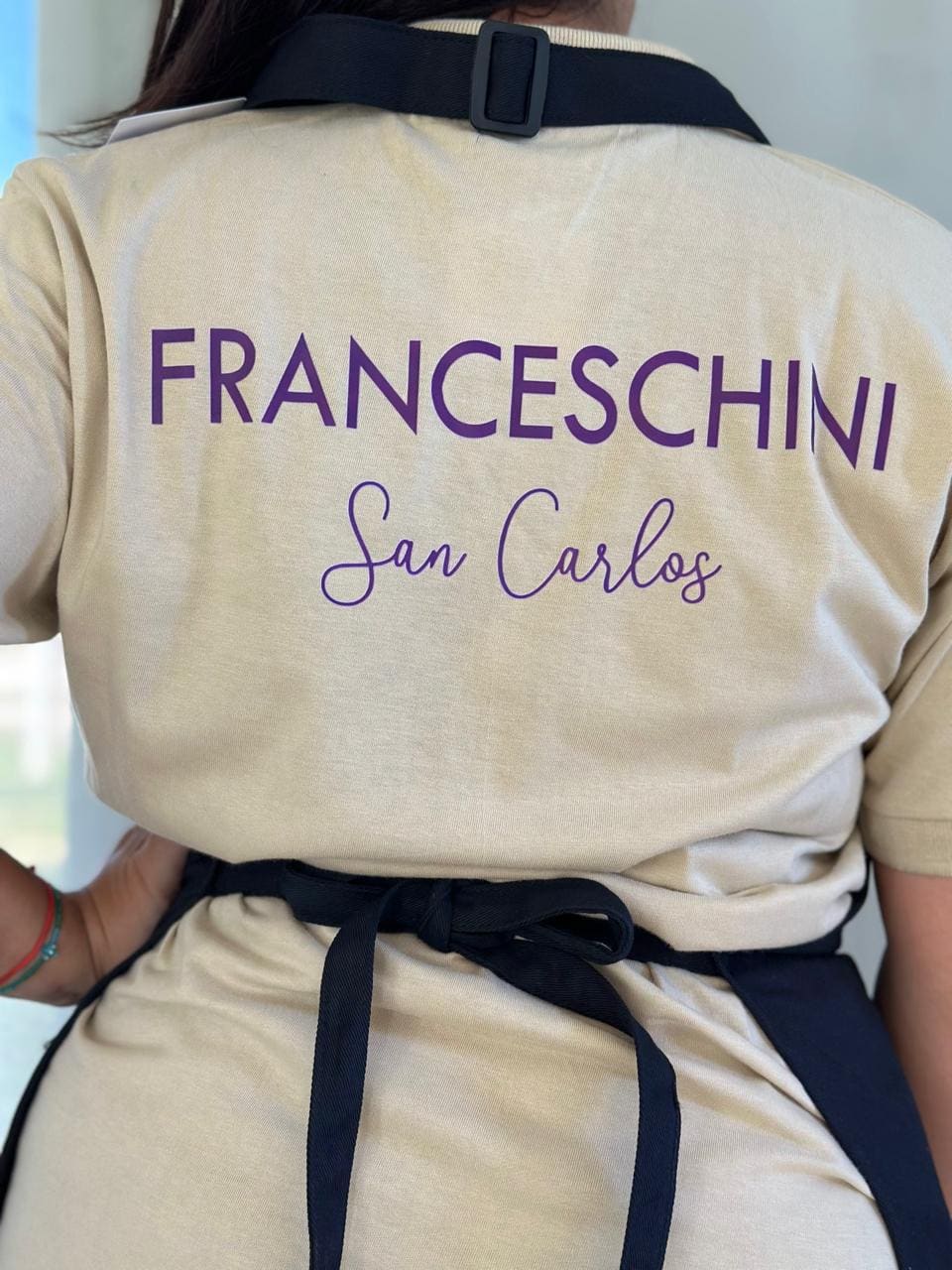 Remera personalizada con logo de comercio